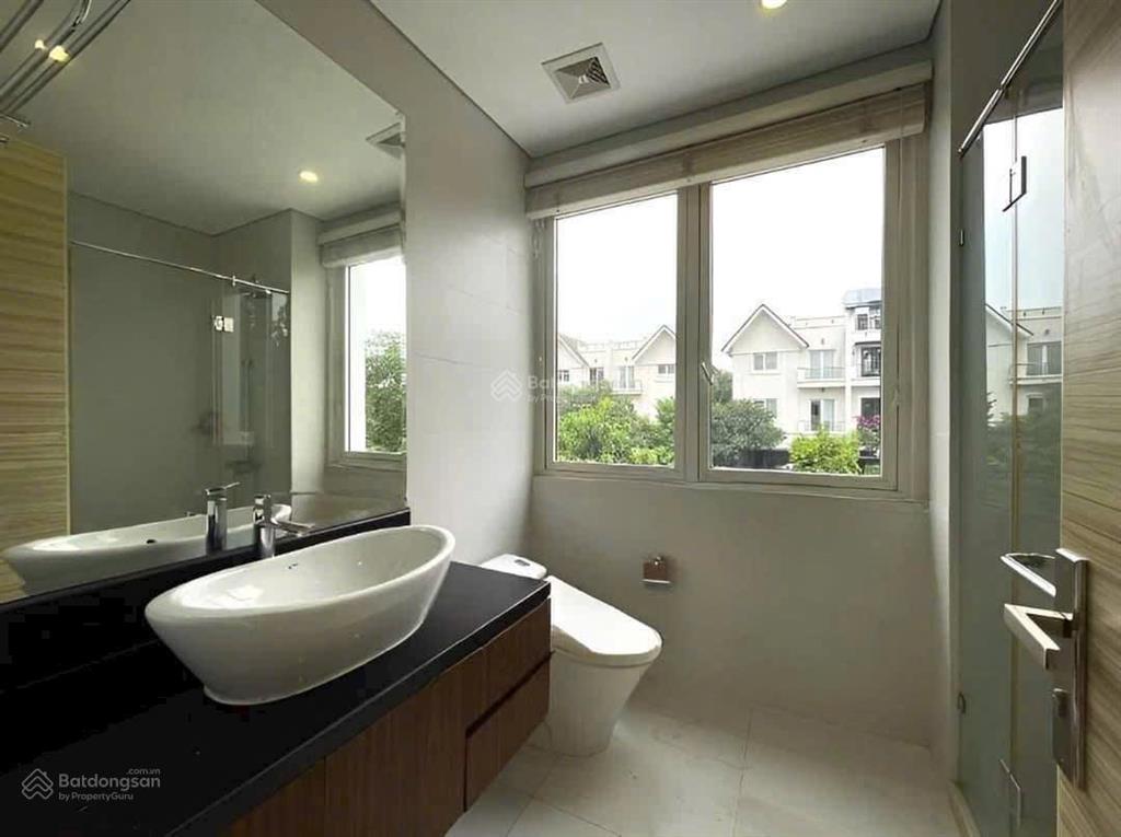 Cho thuê giá 55tr/1 tháng bt vinhomes riverside 0981 839 ***