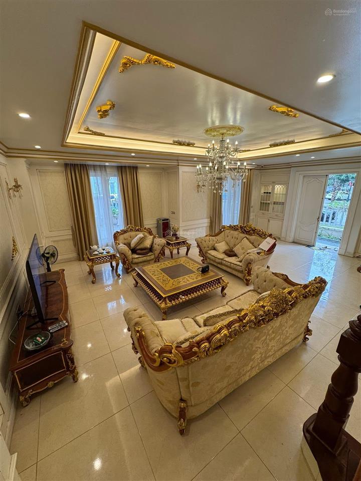 Cho thuê bt đơn lập 400m2, vinhomes riverside 0981 839 ***