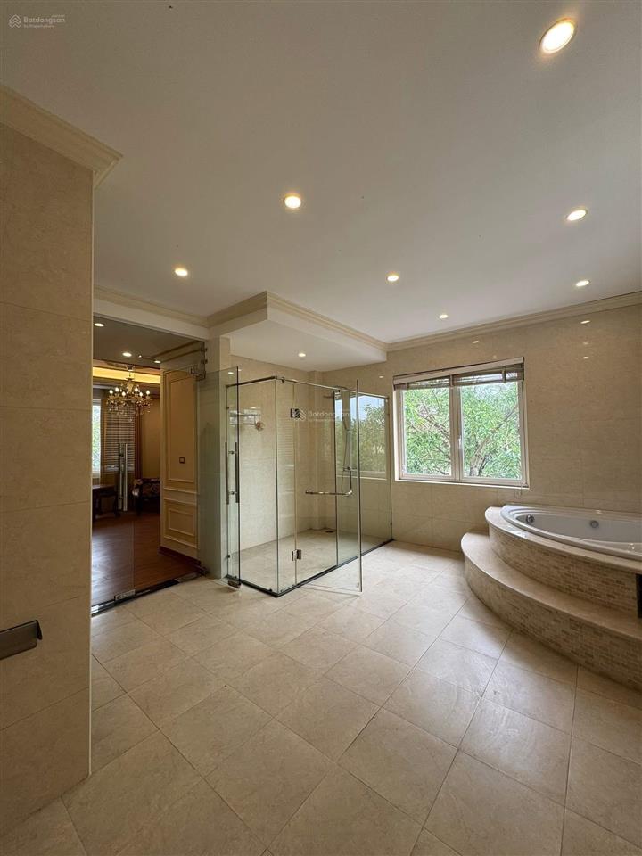 Cho thuê bt đơn lập 400m2, vinhomes riverside 0981 839 ***