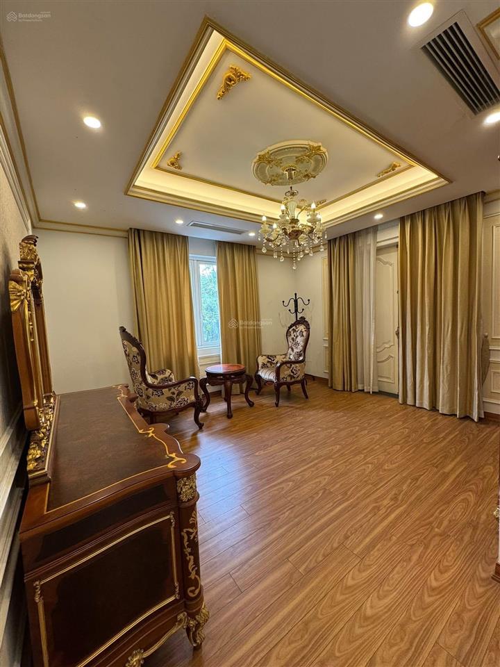 Cho thuê bt đơn lập 400m2, vinhomes riverside 0981 839 ***