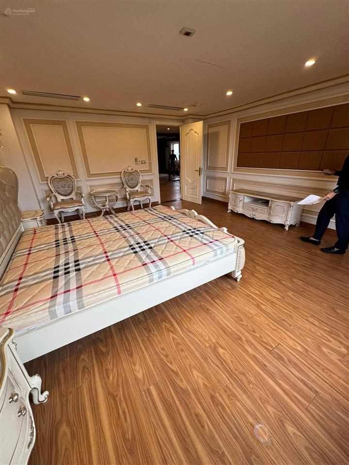 Cho thuê bt đơn lập 400m2, vinhomes riverside 0981 839 ***
