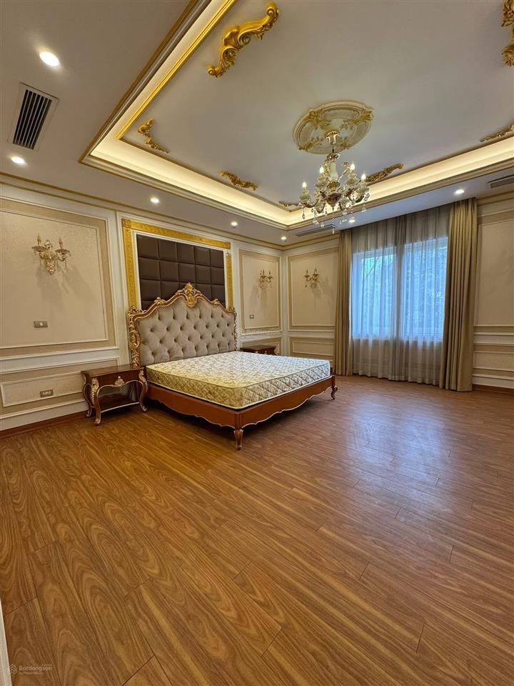 Cho thuê bt đơn lập 400m2, vinhomes riverside 0981 839 ***