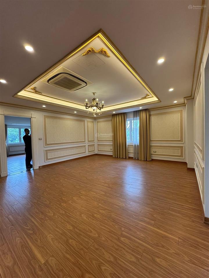 Cho thuê bt đơn lập 400m2, vinhomes riverside 0981 839 ***