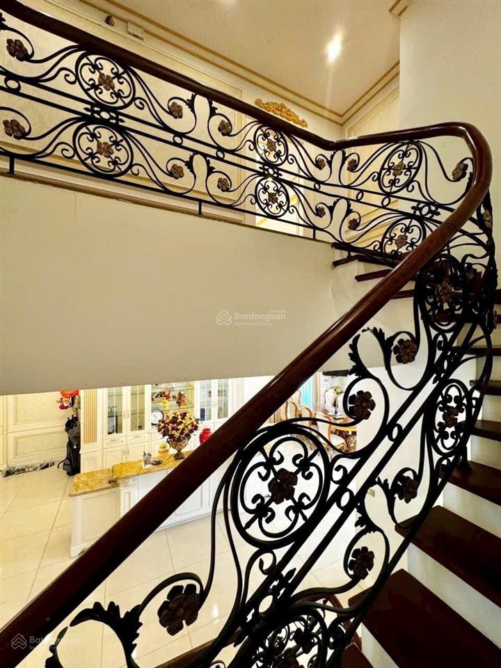 Cho thuê bt đơn lập 400m2, vinhomes riverside 0981 839 ***