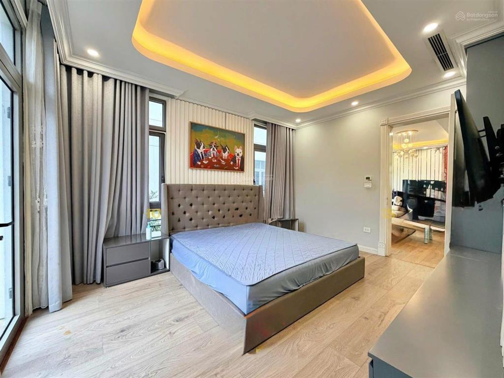 Cho thuê bt song lập diện tích 250m², có thang máy, có hầm. 0981 839 ***