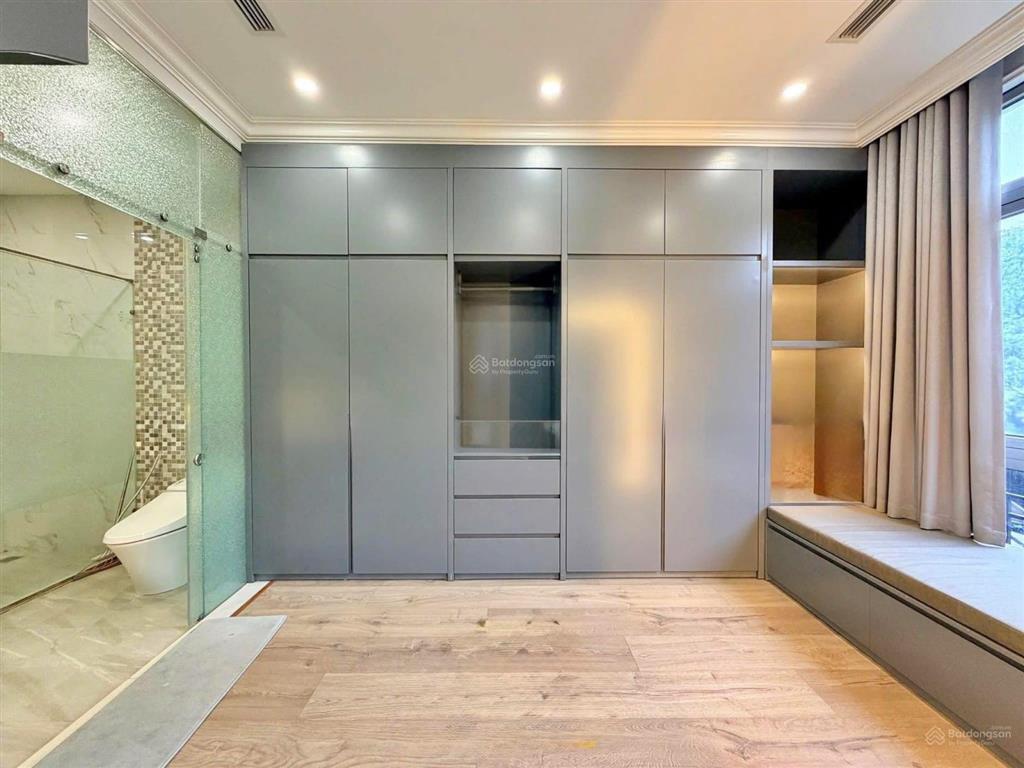 Cho thuê bt song lập diện tích 250m², có thang máy, có hầm. 0981 839 ***