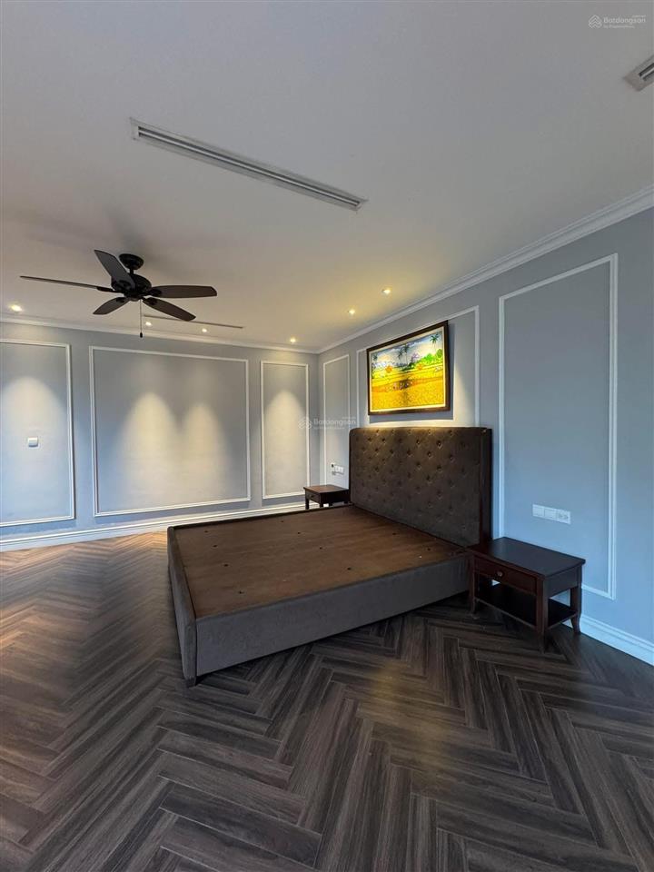 Cho thuê bt song lập diện tích 250m², có thang máy, có hầm. 0981 839 ***