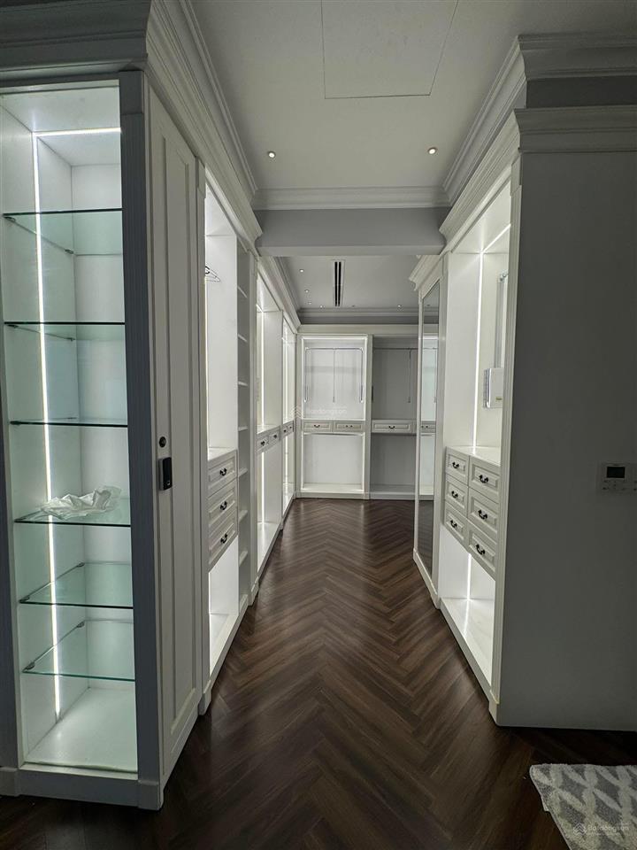 Cho thuê bt song lập diện tích 250m², có thang máy, có hầm. 0981 839 ***