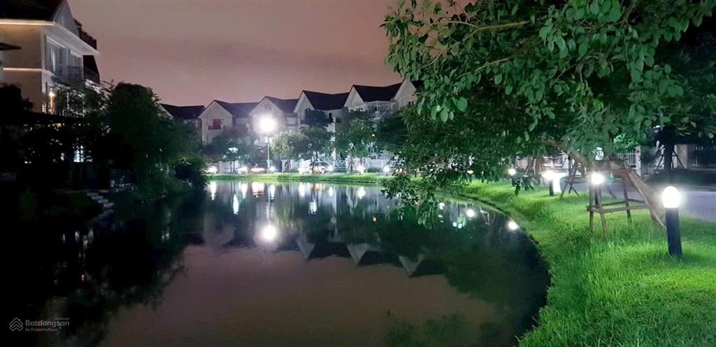Cho thuê bt song lập diện tích 250m², có thang máy, có hầm. 0981 839 ***