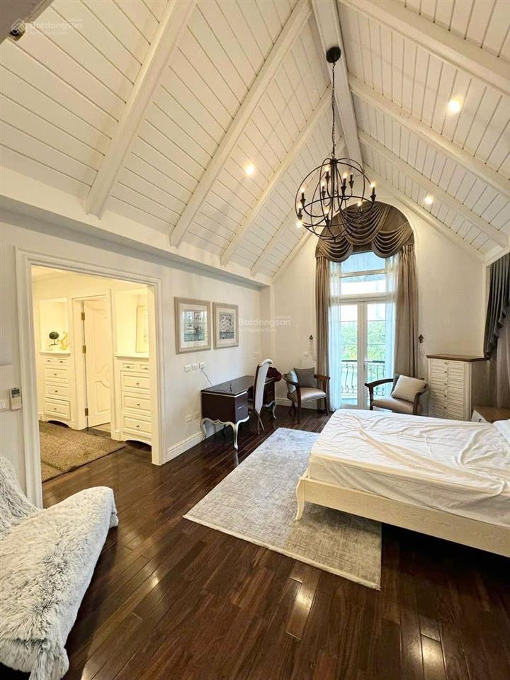 Cho thuê biệt thự đơn lập 400m vinhomes riverside 0981 839 ***