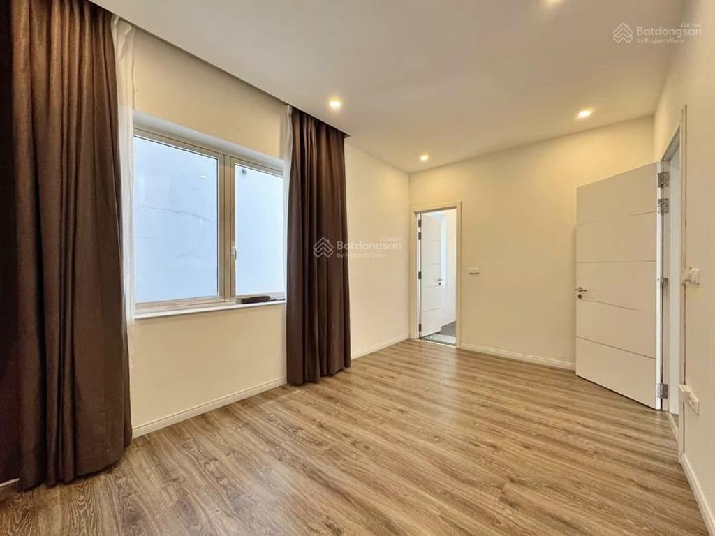 Cho thuê 33 triệu/1 tháng căn không nội thất. vinhomes riverside 0981 839 ***