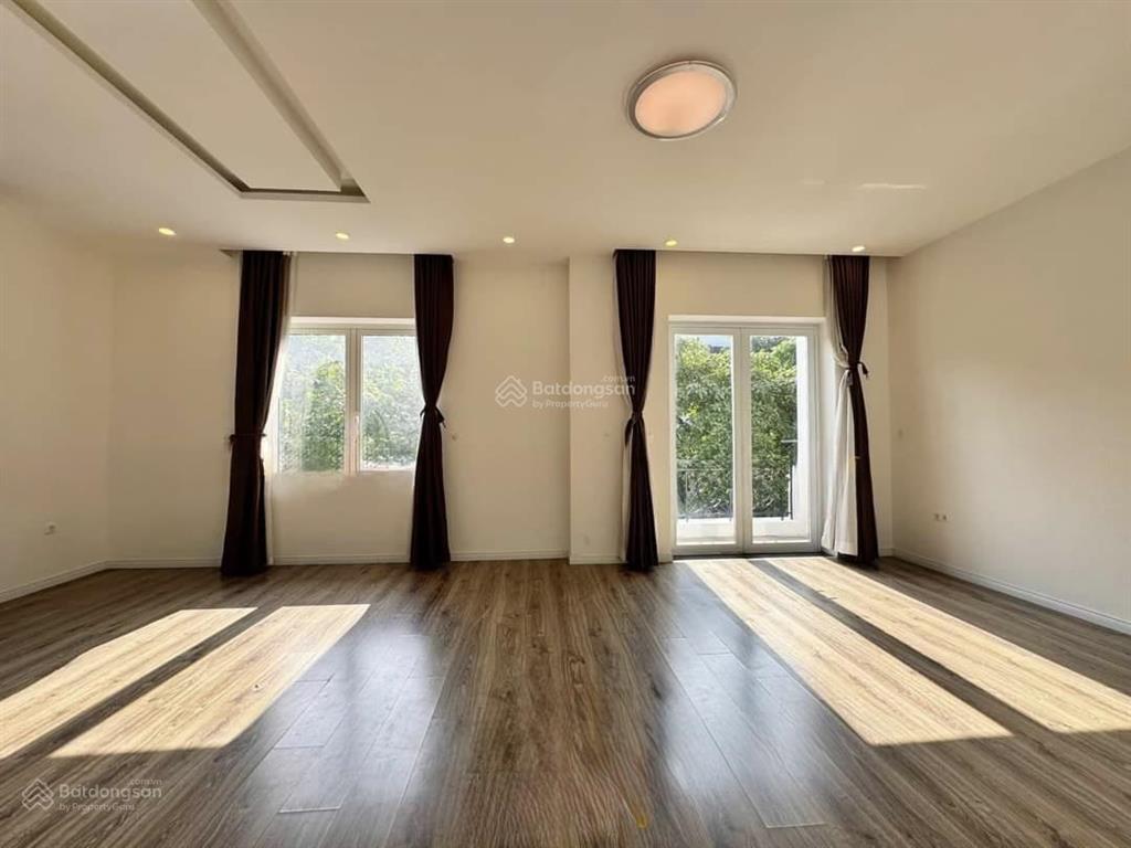Cho thuê 33 triệu/1 tháng căn không nội thất. vinhomes riverside 0981 839 ***