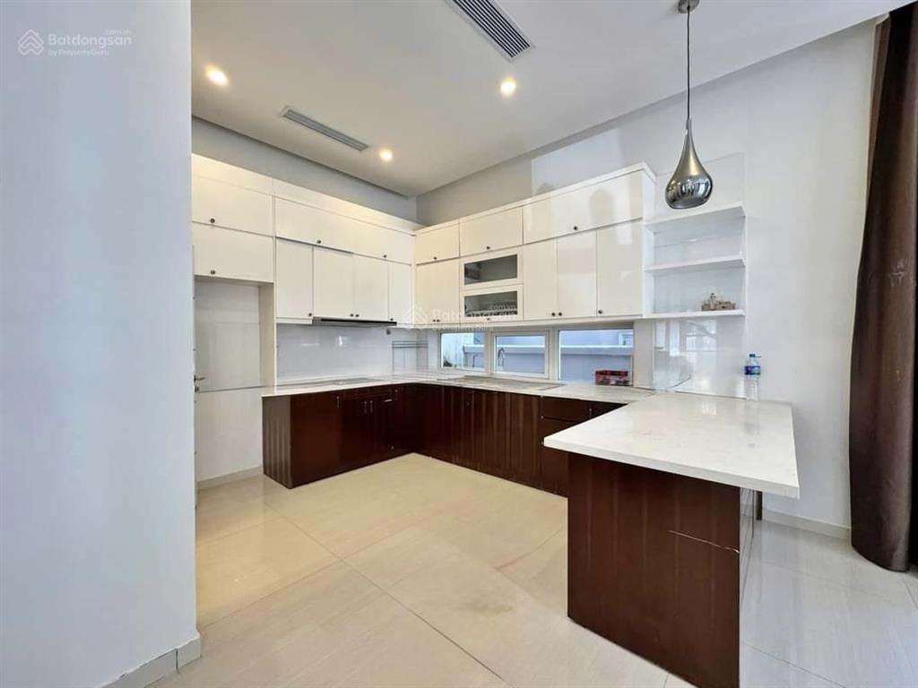 Cho thuê 33 triệu/1 tháng căn không nội thất. vinhomes riverside 0981 839 ***