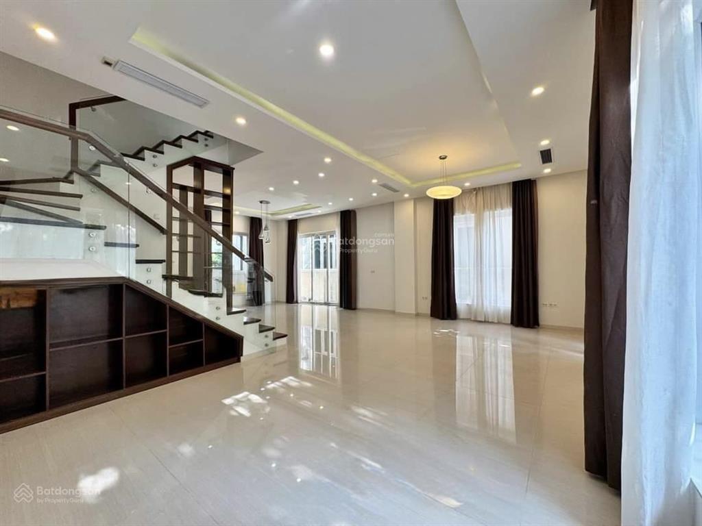 Cho thuê 33 triệu/1 tháng căn không nội thất. vinhomes riverside 0981 839 ***
