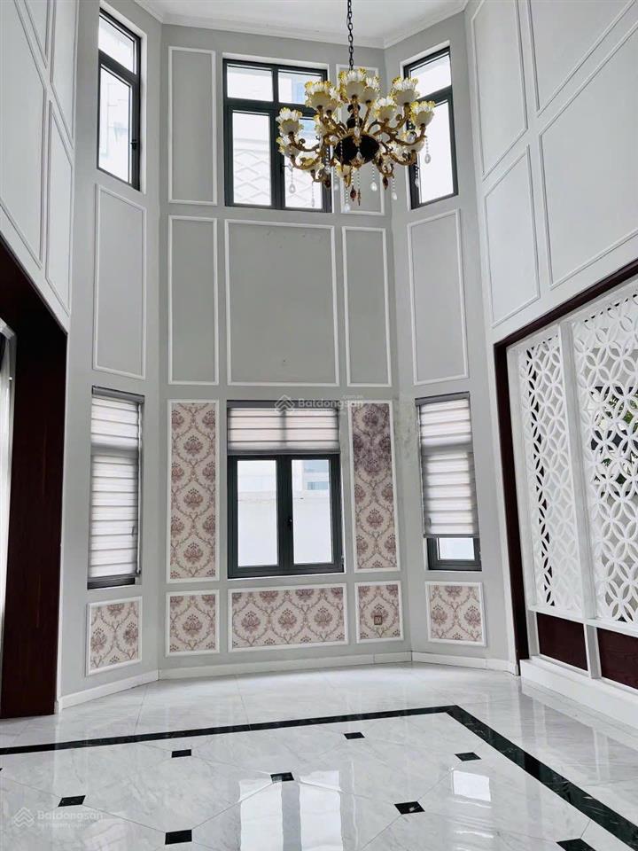 Cho thuê bt đơn lập 345m² có 5 phòng ngủ vinhomes riverside 0981 839 ***