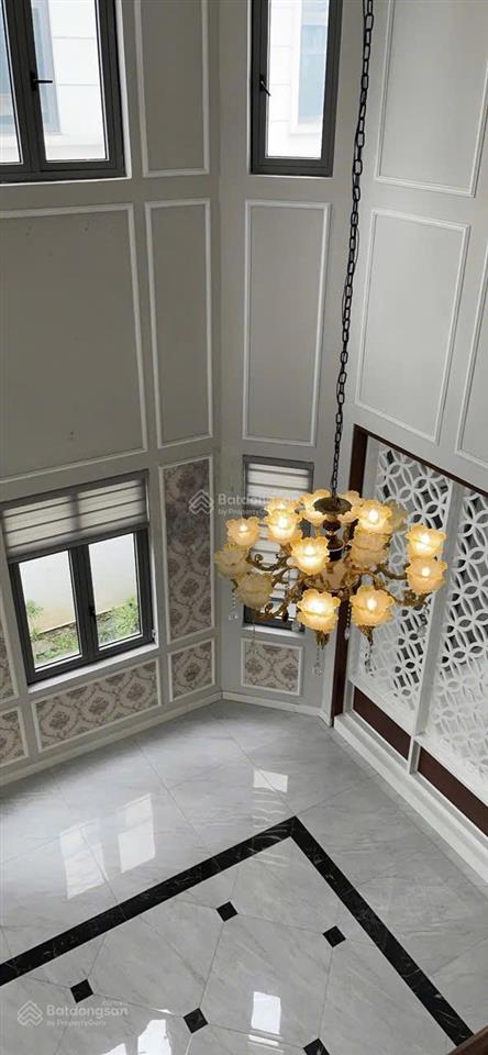 Cho thuê bt đơn lập 345m² có 5 phòng ngủ vinhomes riverside 0981 839 ***