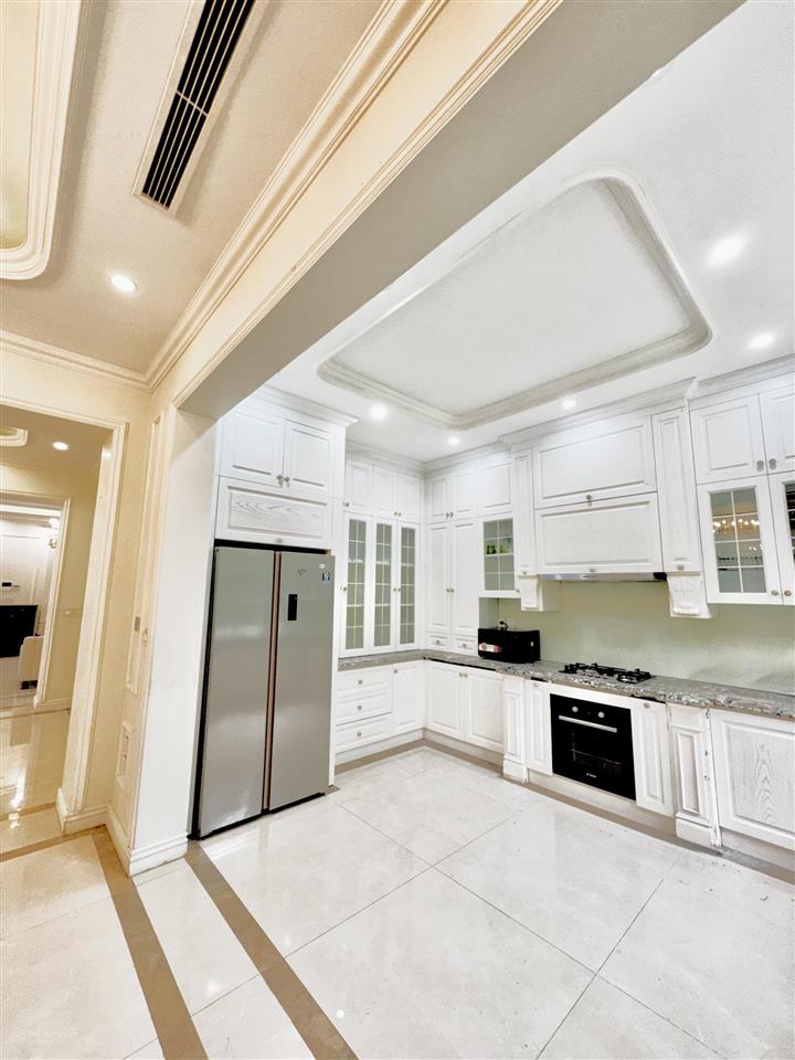 Cho thuê bt đơn lập 300m2 vinhomes riverside  0981 839 ***