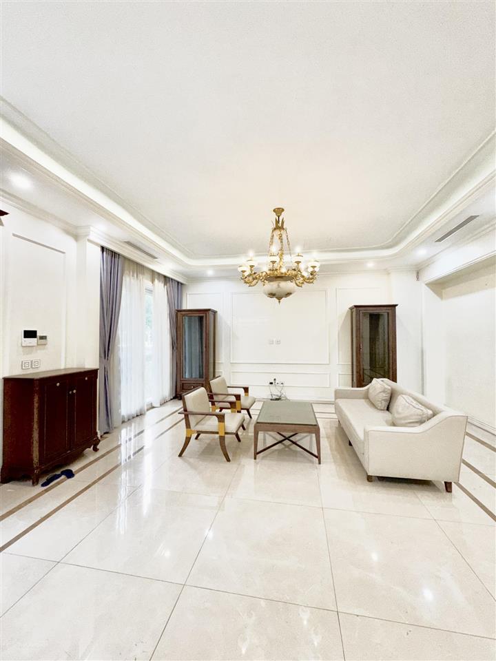 Cho thuê bt đơn lập 300m2 vinhomes riverside  0981 839 ***