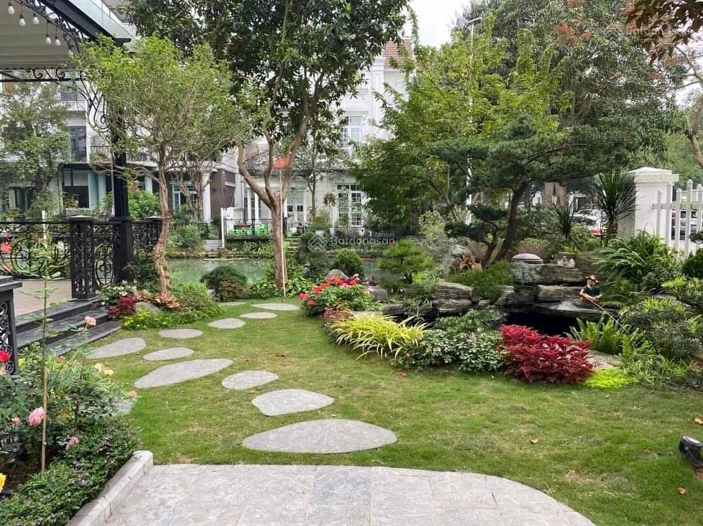Cho thuê bt vinhomes riverside diện tích 367,8m2 0981 839 ***