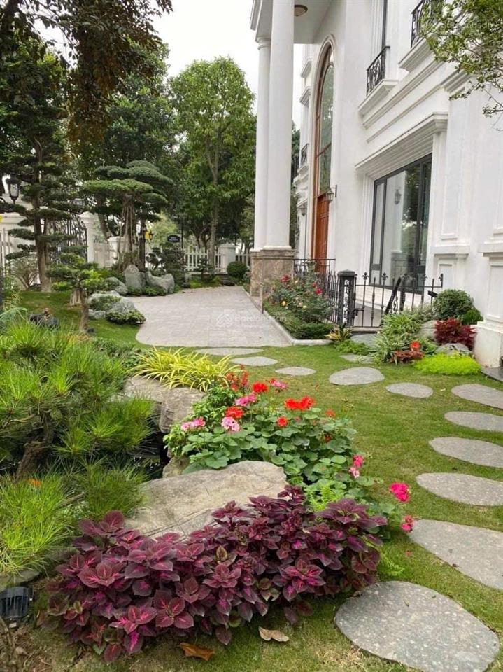 Cho thuê bt vinhomes riverside diện tích 367,8m2 0981 839 ***