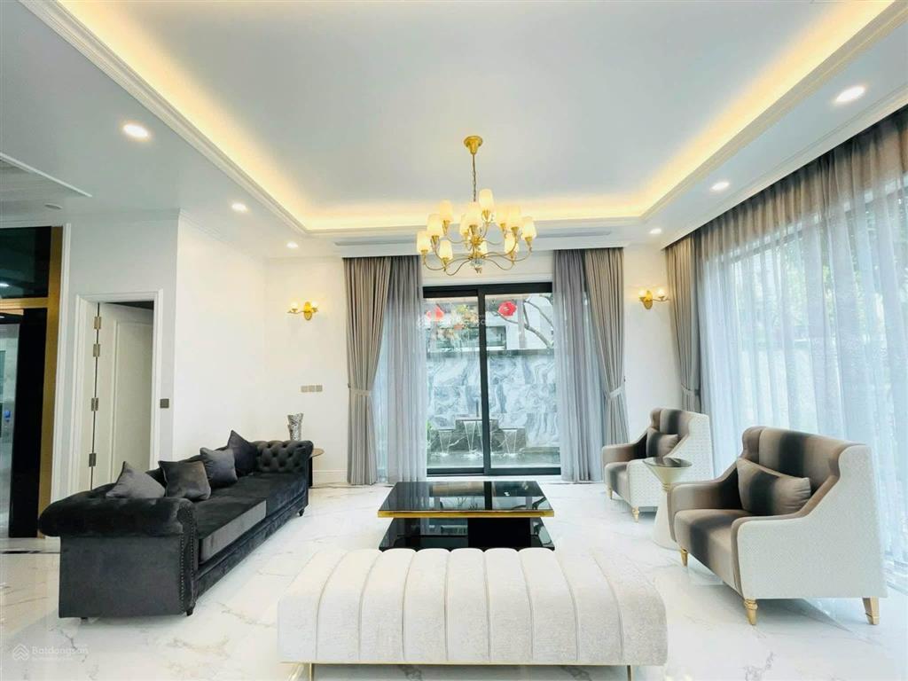 Cho thuê bt đơn lập 345m2, khu vinhomes riverside 0981 839 ***