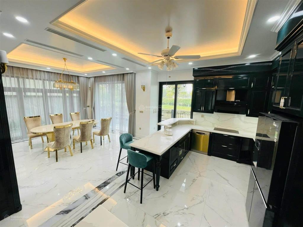 Cho thuê bt đơn lập 345m2, khu vinhomes riverside 0981 839 ***