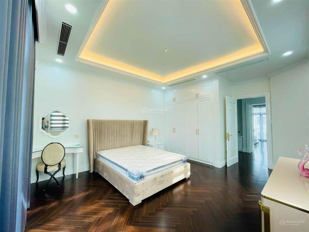 Cho thuê bt đơn lập 345m2, khu vinhomes riverside 0981 839 ***