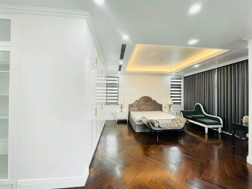 Cho thuê bt đơn lập 345m2, khu vinhomes riverside 0981 839 ***
