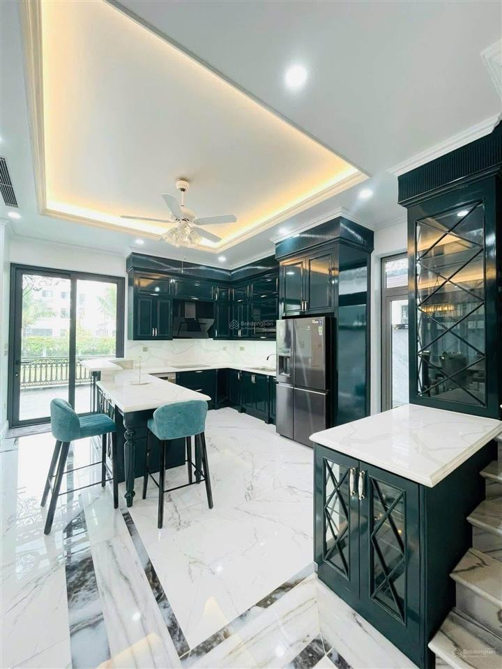 Cho thuê bt đơn lập 345m2, khu vinhomes riverside 0981 839 ***