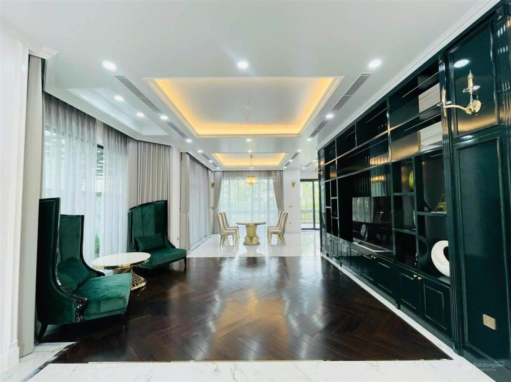 Cho thuê bt đơn lập 345m2, khu vinhomes riverside 0981 839 ***