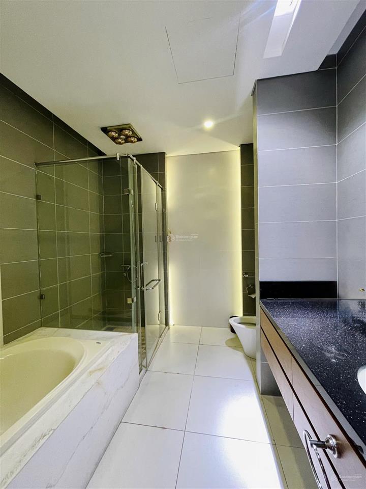 Cho thuê bt song lập có thang máy dt 280m2, khu vinhomes riverside 0981 839 ***