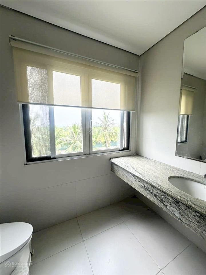 Cho thuê bt không nội thất diện tích 255m2 khu vinhomes riverside 0981 839 ***