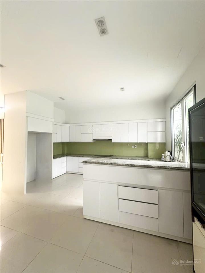 Cho thuê bt không nội thất diện tích 255m2 khu vinhomes riverside 0981 839 ***