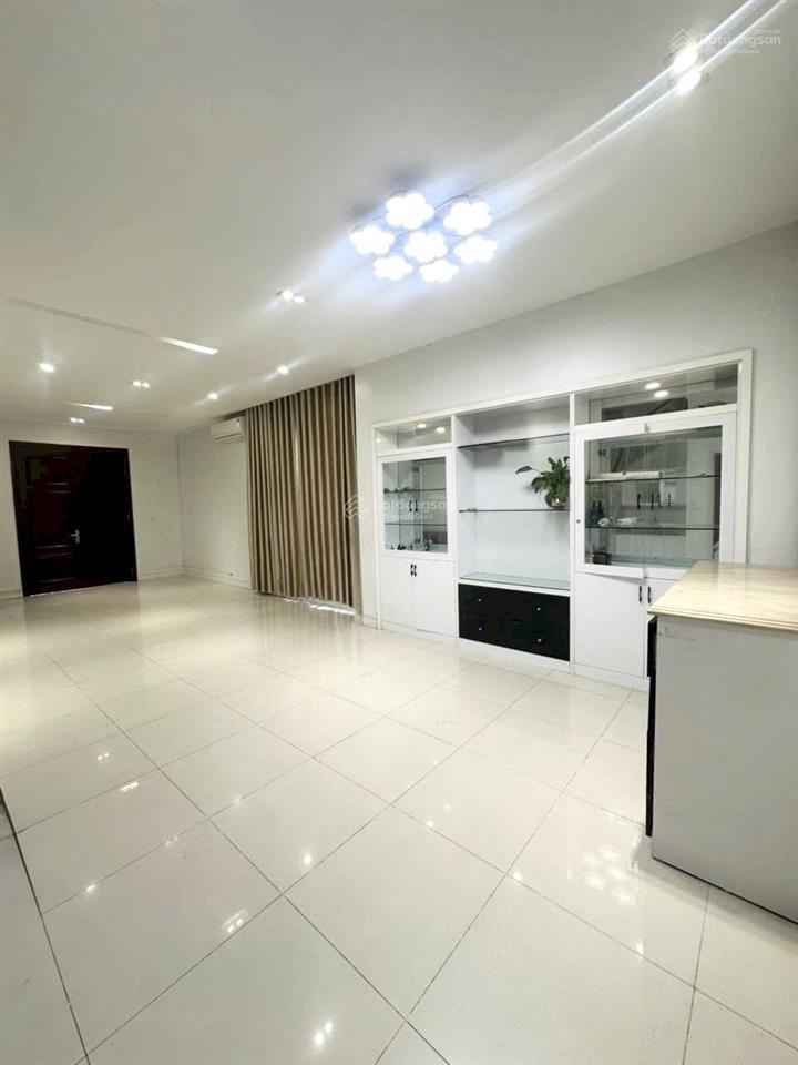 Cho thuê bt không nội thất diện tích 255m2 khu vinhomes riverside 0981 839 ***