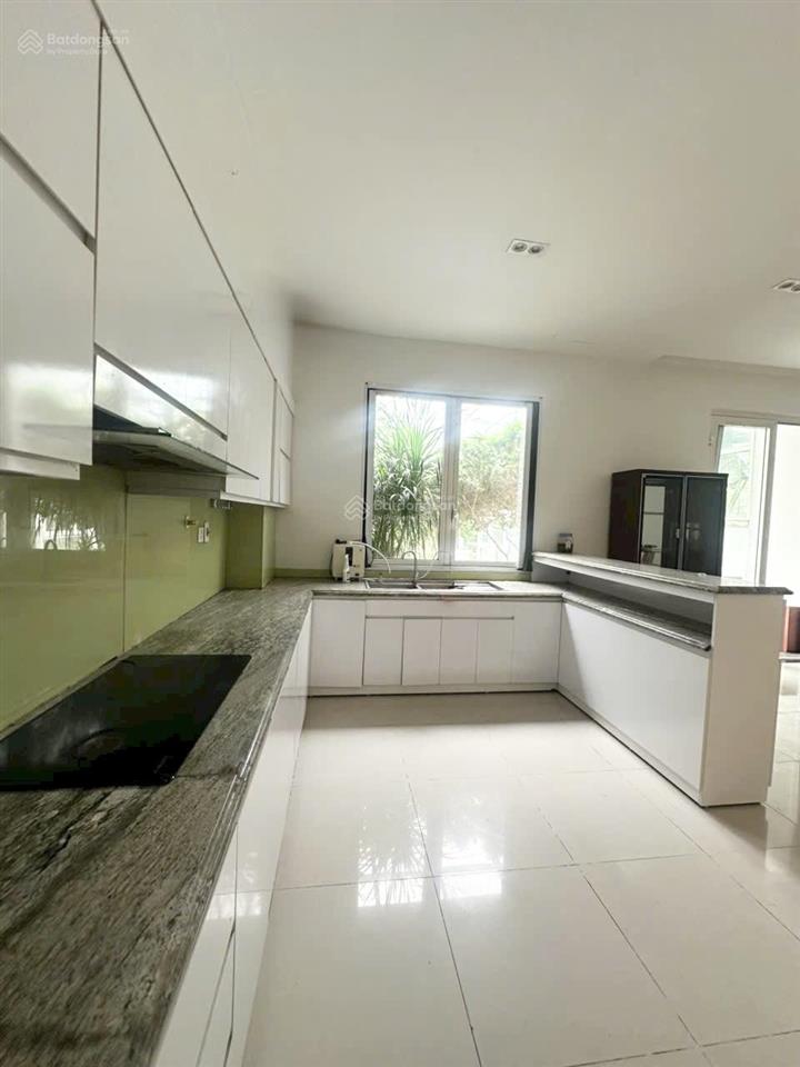 Cho thuê bt không nội thất diện tích 255m2 khu vinhomes riverside 0981 839 ***