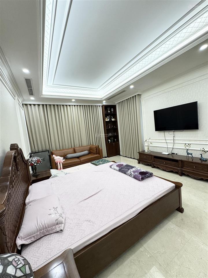 Cho thuê bt vinhomes riverside có 5 phòng ngủ. 0981 839 ***