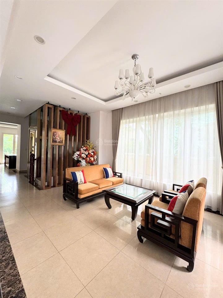 Cho thuê giá thoả thuận biệt thự vinhomes riverside. 0981 839 ***