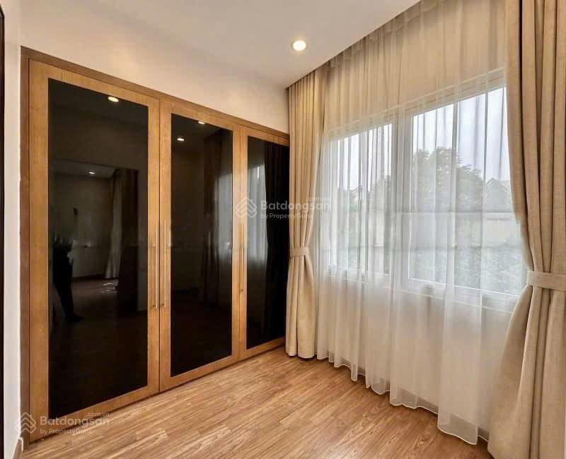 Cho thuê giá thoả thuận biệt thự vinhomes riverside. 0981 839 ***