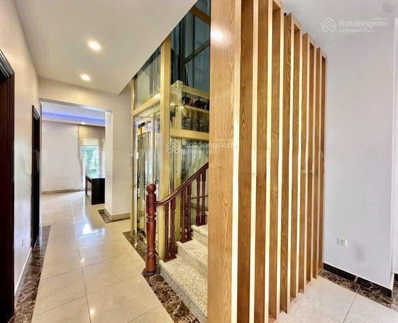 Cho thuê giá thoả thuận biệt thự vinhomes riverside. 0981 839 ***