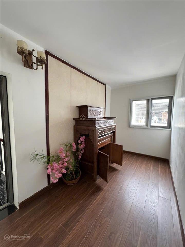 Cho thuê 33 tr/1 tháng, căn liền kề 3 phòng ngủ vinhomes the harmony.  0981 839 ***