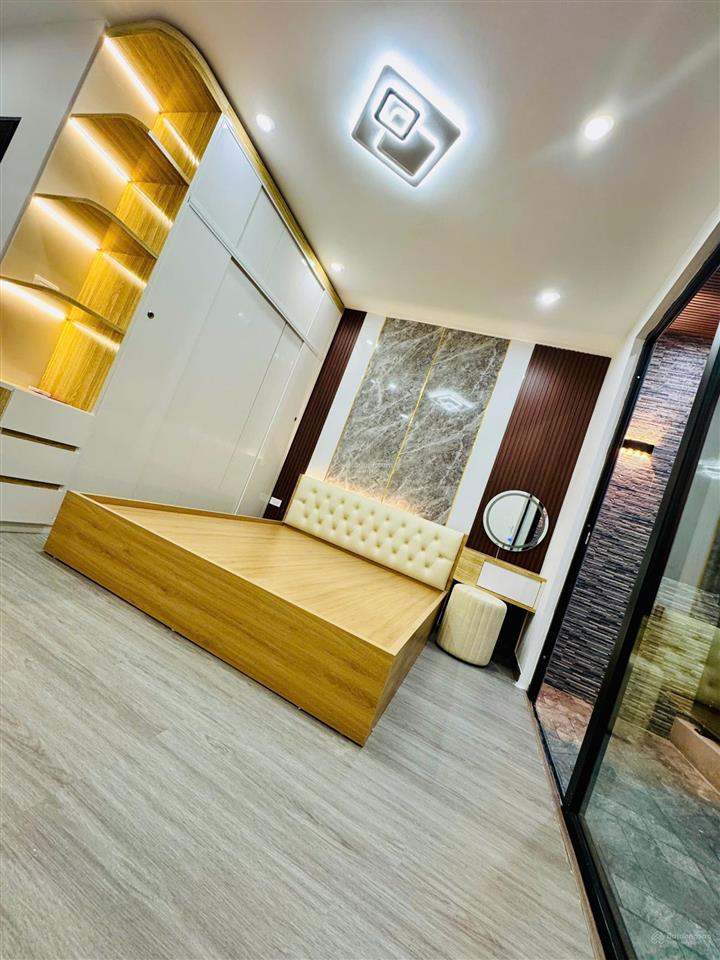 Chính chủ bán gấp nhà tây hồ 43m² ôtô qua cửa, ngõ nông, gần lotte mall giao thông tốt chỉ 8xxx tỷ