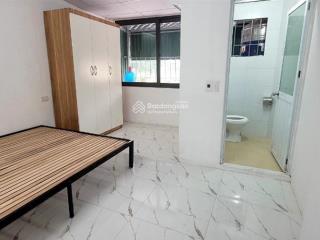 Chính chủ cho thuê phòng trọ khép kín đầy đủ điều hoà, nóng lạnh, giường tủ quần áo, phòng mới đẹp