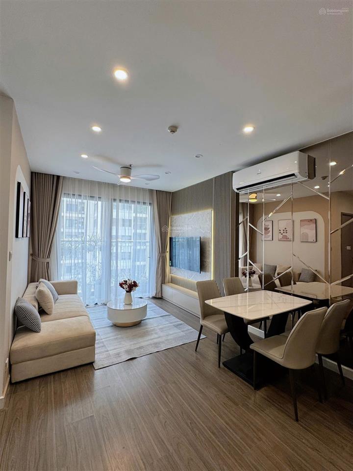 Chính chủ bán gấp căn 2pn  1vs, dt 54.6m2, 3 tỷ 830, view đẹp, rẻ 200tr với thị trường smart city