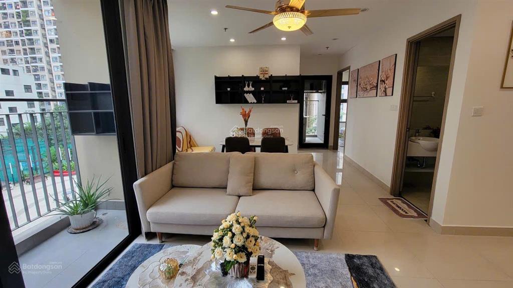 Chính chủ gửi bán gấp căn 2pn + 2vs phân khu sapphire, giá 5,1 tỷ, dt 62,8 m2, full nt, view đẹp