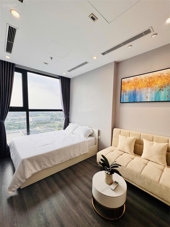 Bán nhanh căn studio khu cao cấp tonkin 2,4 tỷ, full nt cđt, tầng trung, view thoáng đẹp, hướng mát