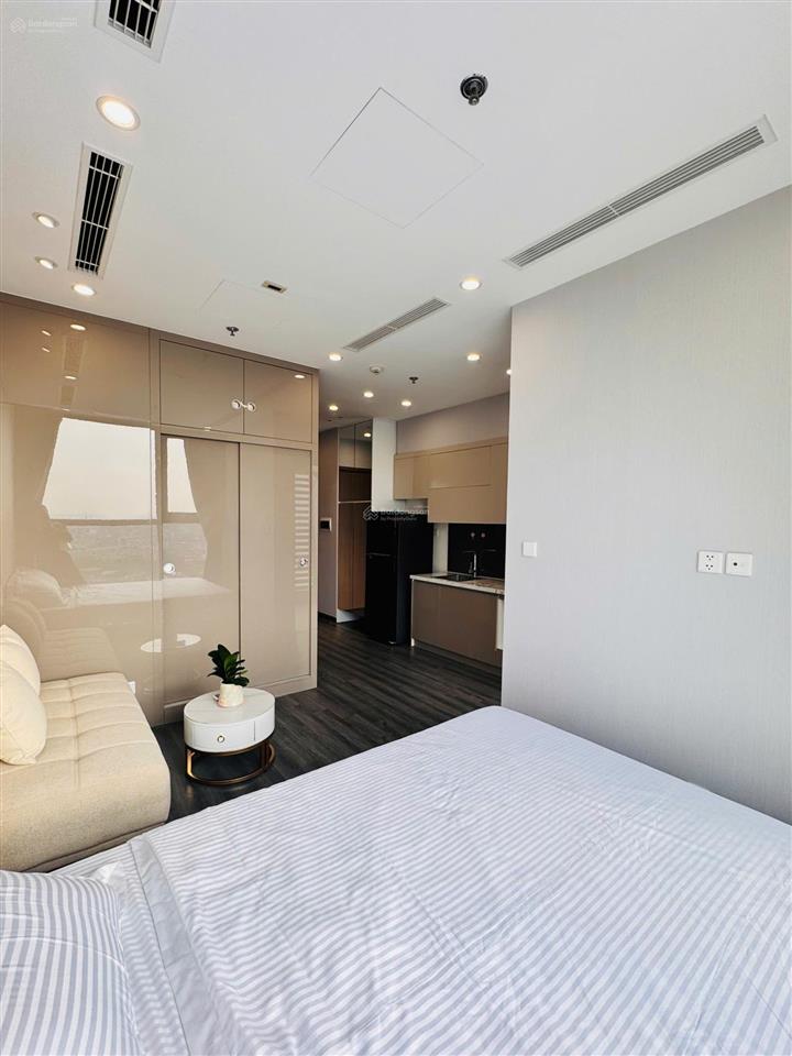 Bán nhanh căn studio khu cao cấp tonkin 2,4 tỷ, full nt cđt, tầng trung, view thoáng đẹp, hướng mát