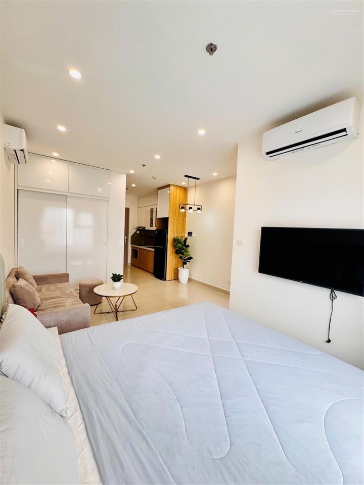 Bán nhanh căn studio the sapphire s301, giá 2 tỷ 030, dt 28m2, full nội thất, view thoáng