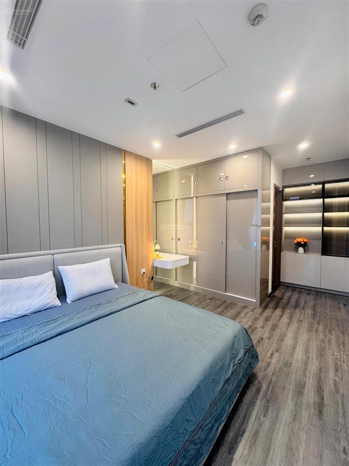 Chính chủ gửi bán căn 2pn + 2vs the tonkin, giá 5,7 tỷ, dt 64,7 m2, tầng trung, view thoáng đẹp