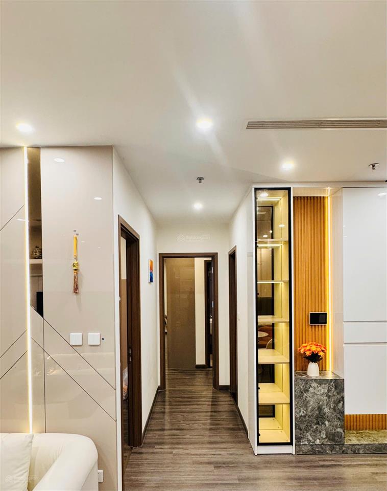 Chính chủ gửi bán căn 2pn + 2vs the tonkin, giá 5,7 tỷ, dt 64,7 m2, tầng trung, view thoáng đẹp