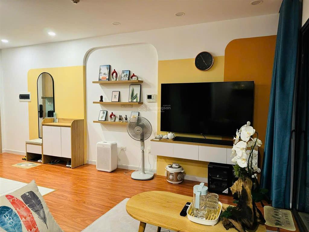 Hót chính chủ gửi bán căn 2pn+ 2vs 64m2 imperia smart city ,giá 5,4 tỷ, đông nam view thoáng